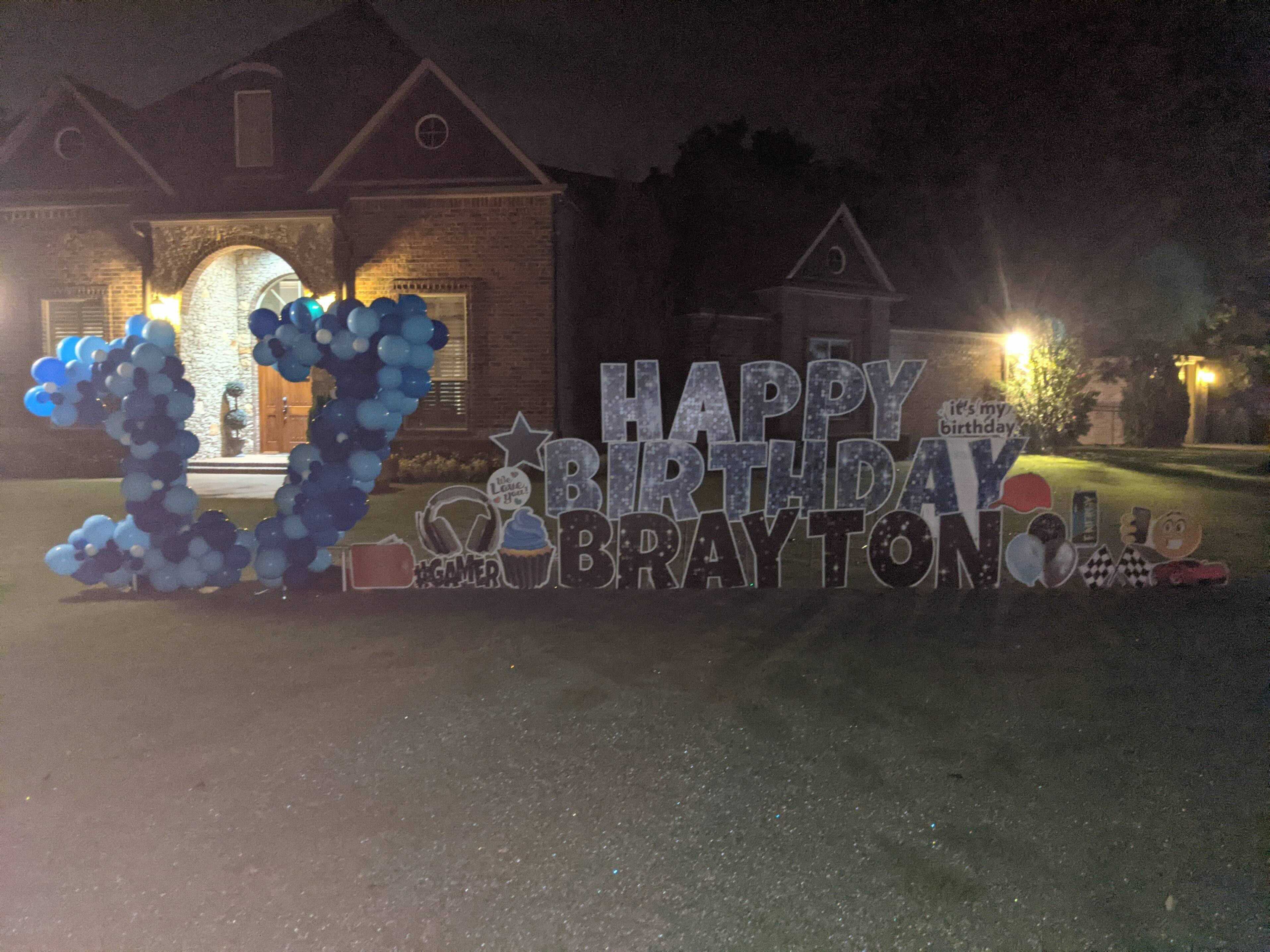 Balloon Yard Decor