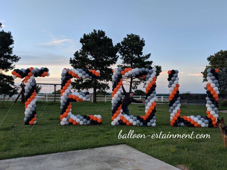 Balloon Yard Decor